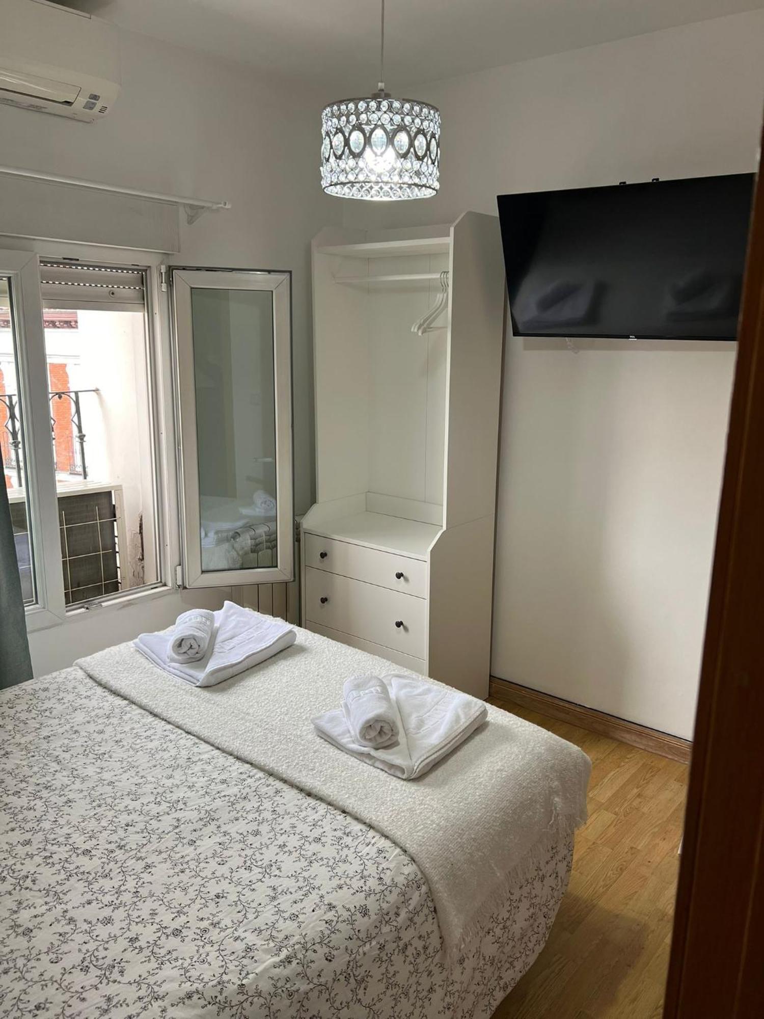 Hostal Flat55Мадрид Екстер'єр фото