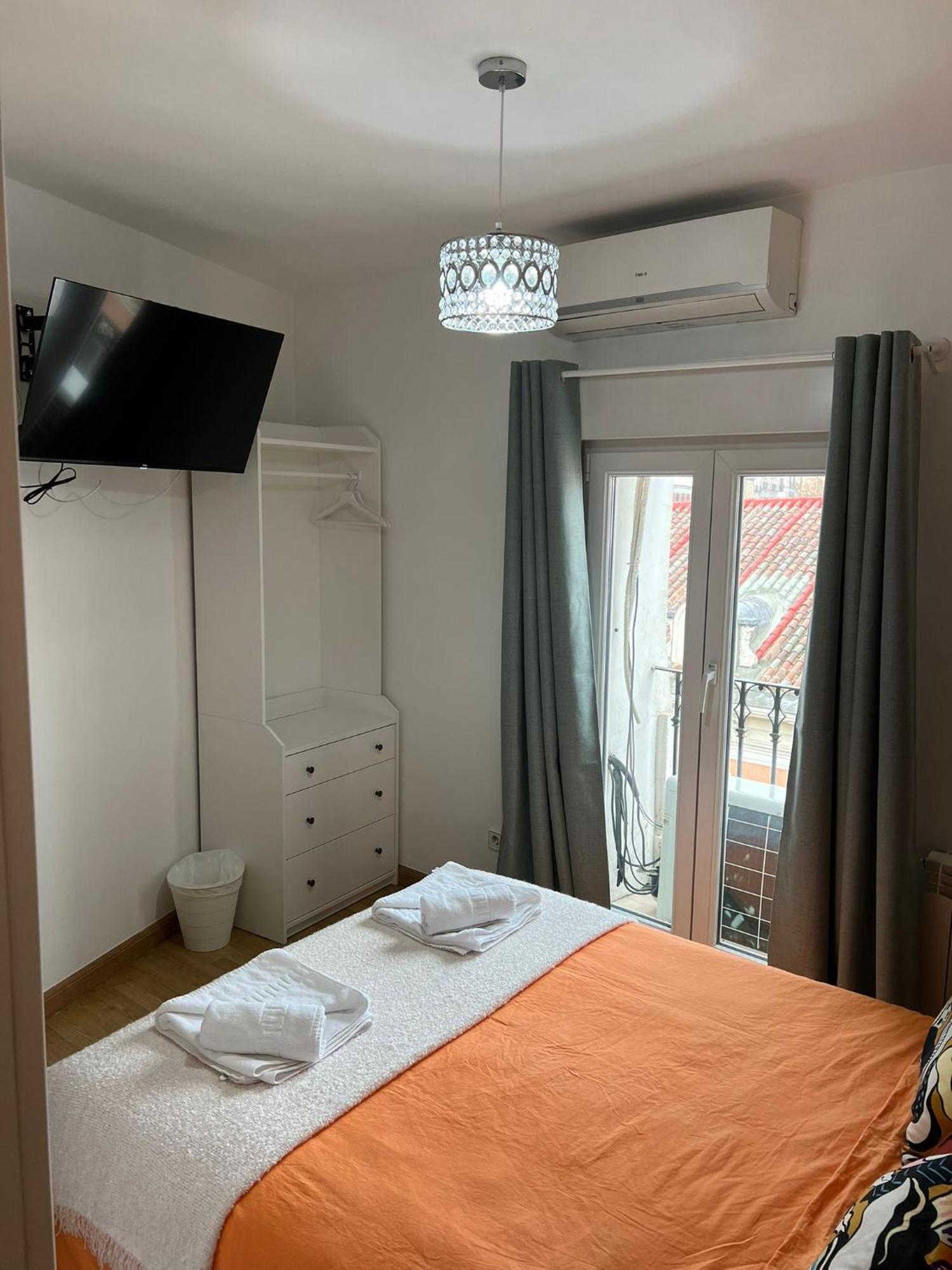 Hostal Flat55Мадрид Екстер'єр фото