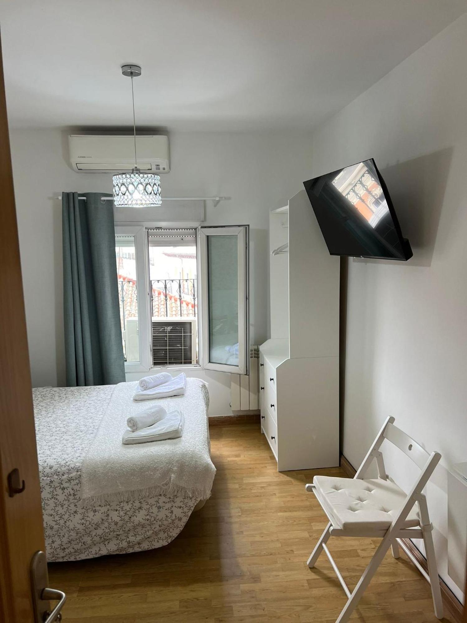 Hostal Flat55Мадрид Екстер'єр фото
