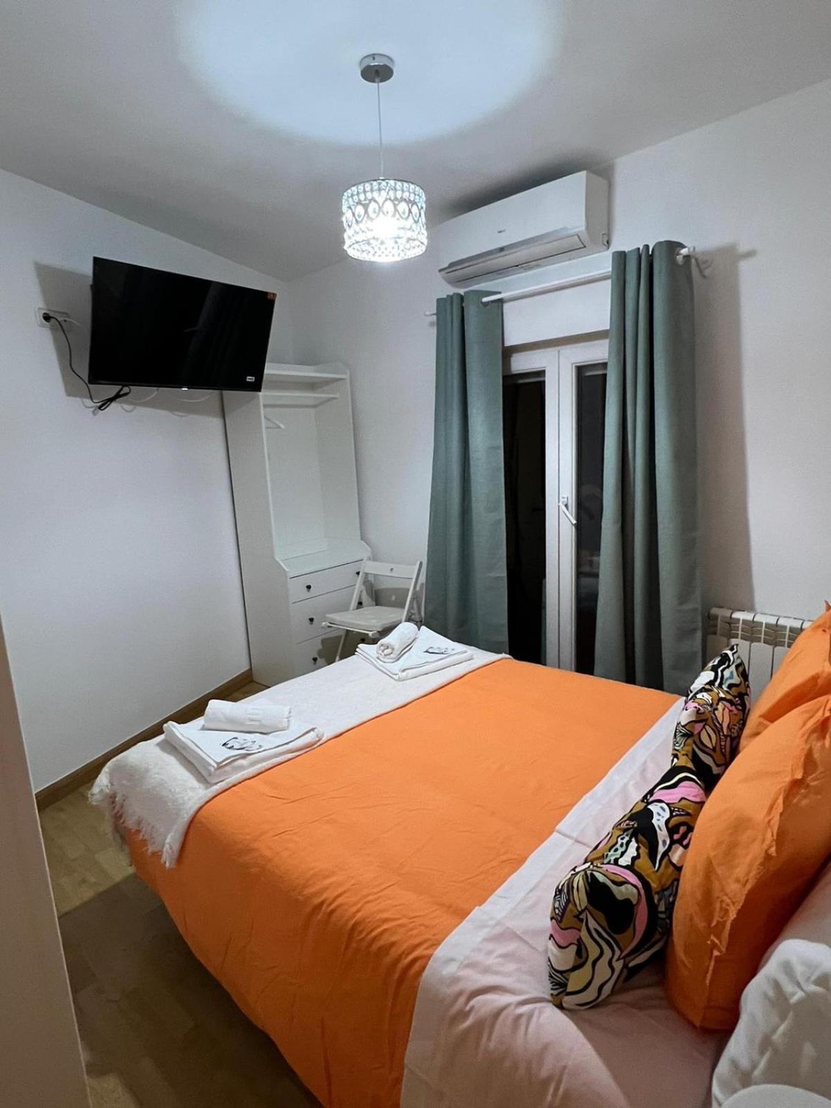 Hostal Flat55Мадрид Екстер'єр фото