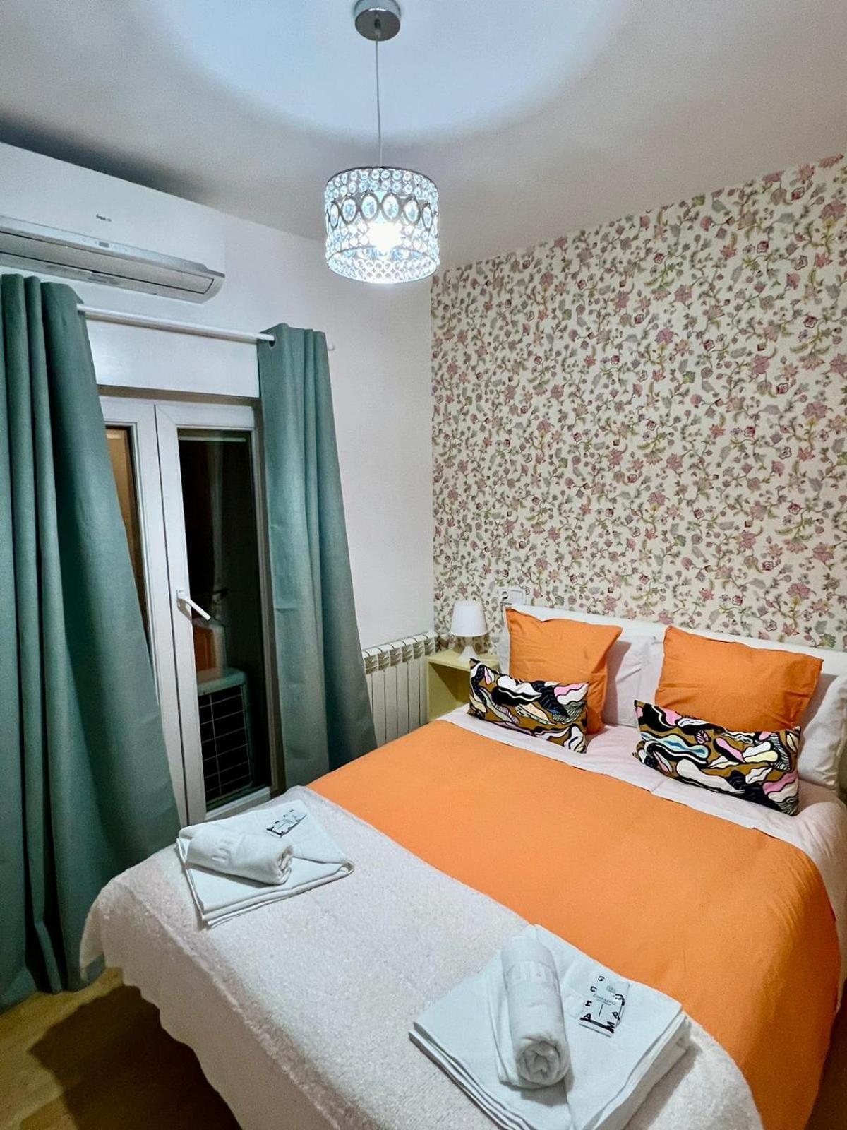 Hostal Flat55Мадрид Екстер'єр фото