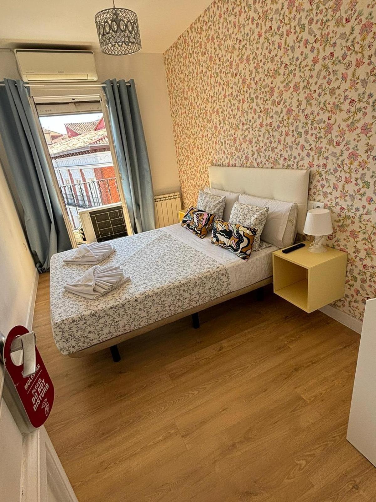 Hostal Flat55Мадрид Екстер'єр фото