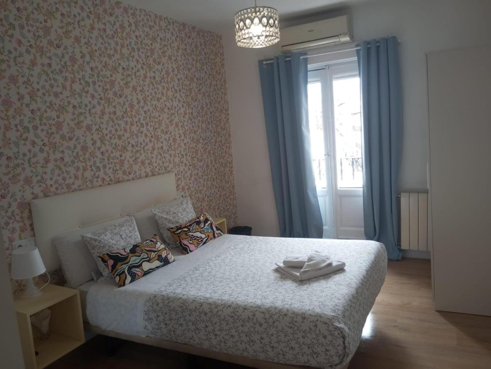 Hostal Flat55Мадрид Екстер'єр фото