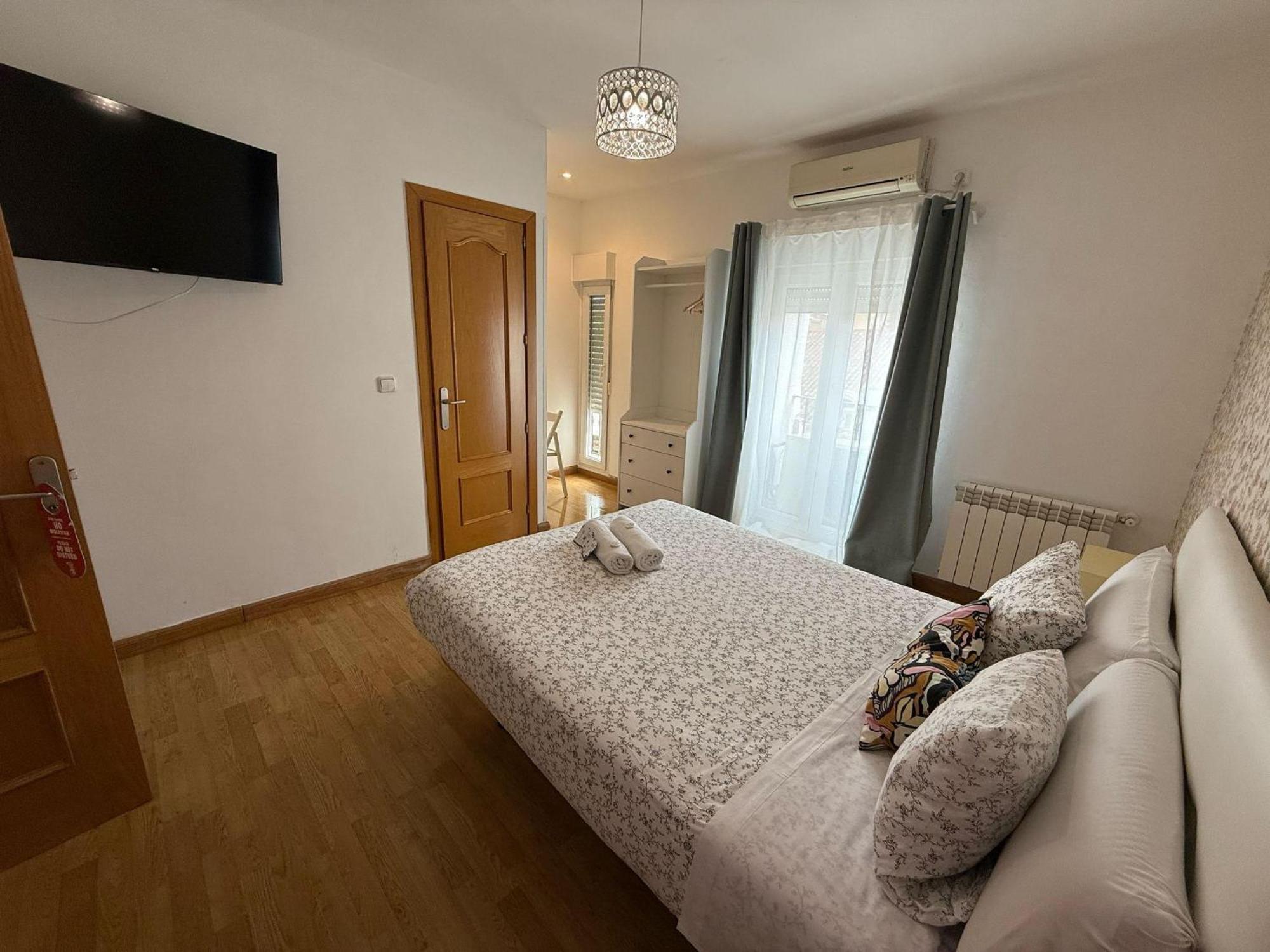Hostal Flat55Мадрид Екстер'єр фото