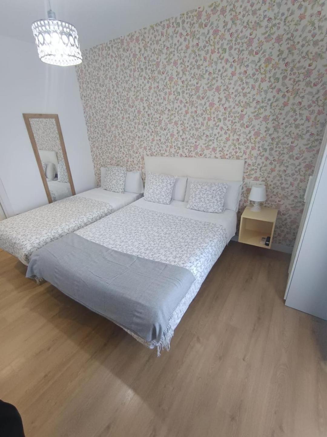Hostal Flat55Мадрид Екстер'єр фото