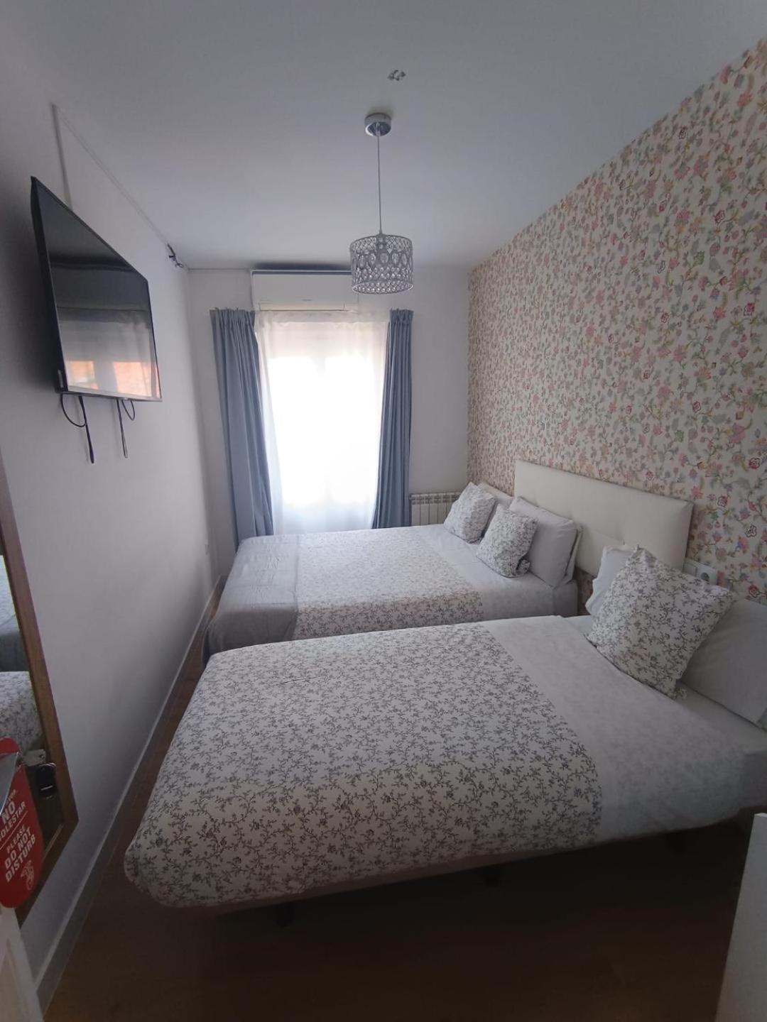 Hostal Flat55Мадрид Екстер'єр фото
