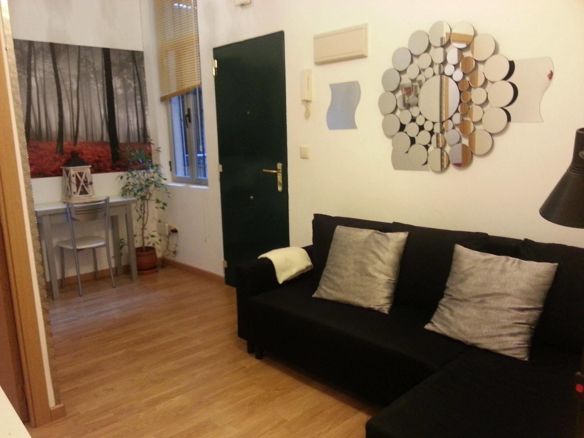 Hostal Flat55Мадрид Екстер'єр фото